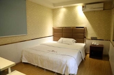 Linquan Qianxi Business Hotel