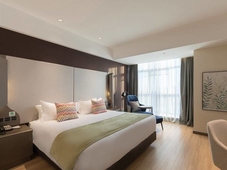 KangBo Hotel (Jiaxing Haiyan Huijin Plaza Sunac Cultural Tourism City Branch)