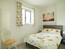 Modern Apartment in the Cotswolds Sleeps 6