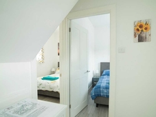 Modern Apartment in the Cotswolds Sleeps 6