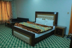 Al Qamar Guest House