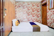 SPOT ON 93149 Karman's Sari 1 Homestay Syariah