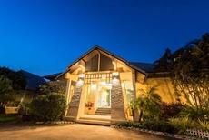 Baan Talay See Cream Resort