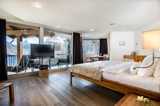 Waldhotel Fletschhorn - Panoramic Retreat in Saas Fee