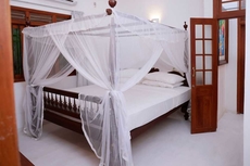 South Point Surf House - Whole Villa 5 Bedrooms (Sleeps 14)