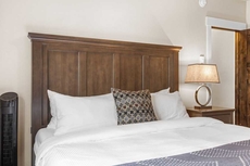 The Yellowstone Hideaway Unit B