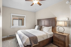 The Yellowstone Hideaway Unit B