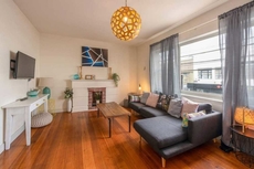 Bright & Sunny 2-bed Unit in the Heart of St Kilda