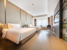 Atour Hotel (Zhongshan North Railway Station, V - PARK plaza)