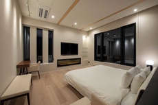 Yuki Sugi at Intuition