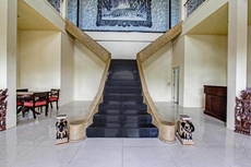 OYO 91739 Ayu Bypass Mansion