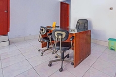 OYO 92337 Wisma Arwini Syariah Near Benteng Balangnipa