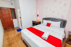 RedDoorz Plus @ Alun Alun Nganjuk