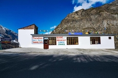 FabHotel Paradise Guest House