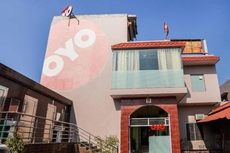 OYO Flagship German Cafe