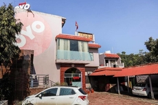 OYO Flagship German Cafe