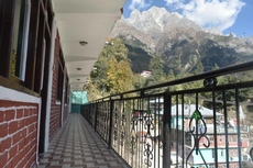 Hotel Sangla Retreat