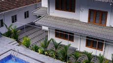 Humblebee Retreat Thattekad