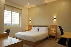 Dreamotel Luxury Suites and Rooms