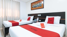 RedDoorz @ Buug Palace Inland Resort