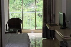 Bama Shanshui Bipoyuan Hotel