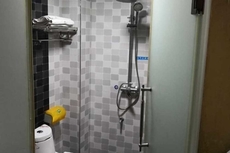 Chongren Laowu Business Hotel