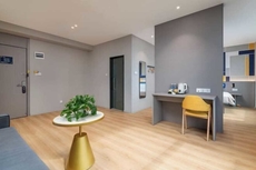 7Days Inn Hotel (Liupanshui Panzhou Shengjing Avenue Hongguo Small Plaza)