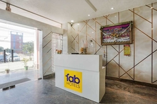 Fabhotel Guru Kripa Sadan