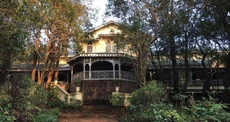 Dune Barr House - Verandah in the Forest