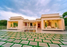 Glen Castle Vagamon by VOYE HOMES