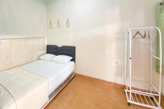 Adipura Guesthouse Syariah Mitra RedDoorz near Terminal Nganjuk