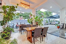 Capital O 92895 House N Caffe 55