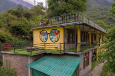 Whoopers Hostel Tosh