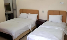 hotel kanakabhishegam First Hotel From The Temple