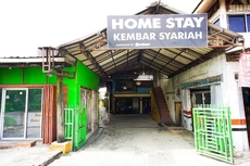 OYO 93071 Home Stay Kembar Syariah 