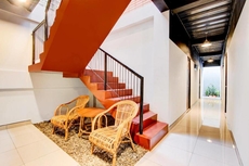 Super OYO 93514 Rubina Syariah Hotel