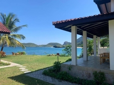 Balong Balong Surf Bungalows