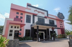 UrbanView Hotel Anggraeni Jatibarang