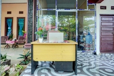 OYO 92464 Efniati Homestay Syariah