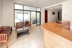 Hotel Shanty Mitra RedDoorz