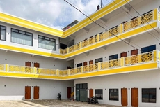 RedDoorz Plus @ New Favour Hotel Gunung Dempo