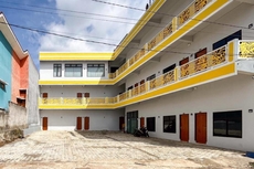 RedDoorz Plus @ New Favour Hotel Gunung Dempo