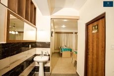 Divine's The Elite Zong