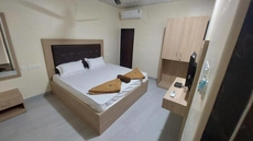 Hotel Sushegad Guhagar Beach