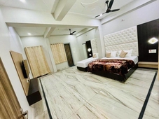 Collection O Gold Inn