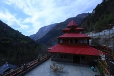 Tirthan village resort