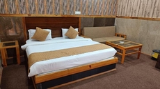 Phoenix Hotel & Restaurant