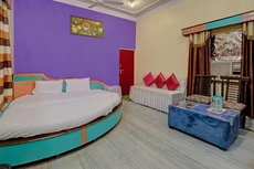 Super OYO Hotel Ram Ji Vatika
