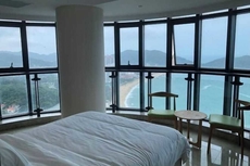 Peninsula Holiday Hotel