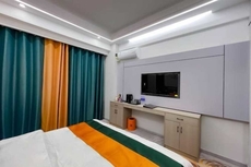 Borui Shangpin Hotel (Baiyin Bus Station)